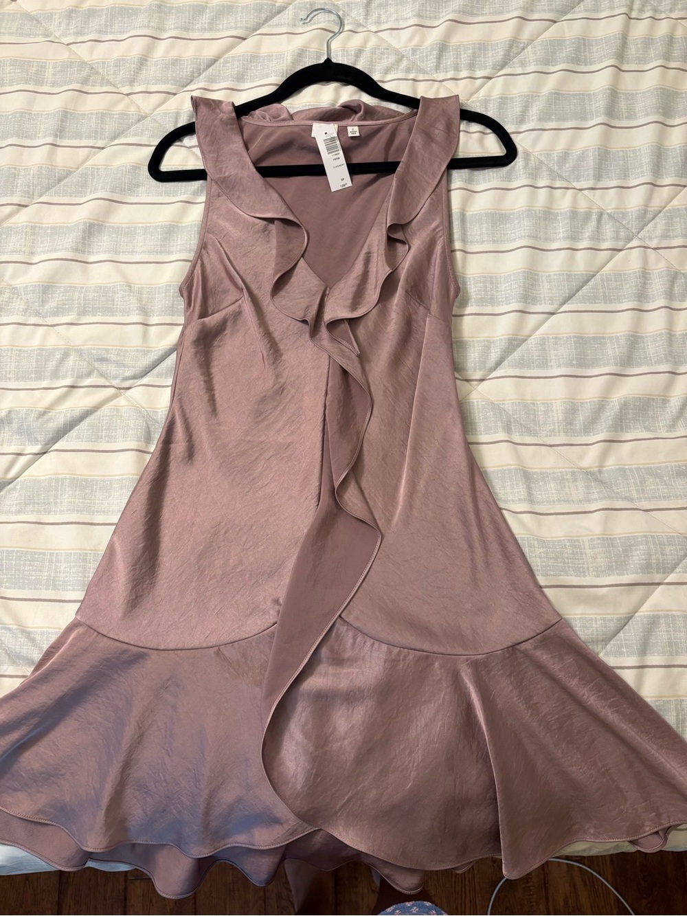 Aritzia Sleeveless Ruffle V-Neck Mini Dress - Dusty Mauve - Picture 1 of 2